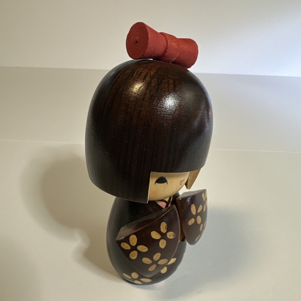Vintage Japanese Sosaku Kokeshi Wood‎ Doll Signed Artist Hand Painted Red Bow - Picture 2 of 5
